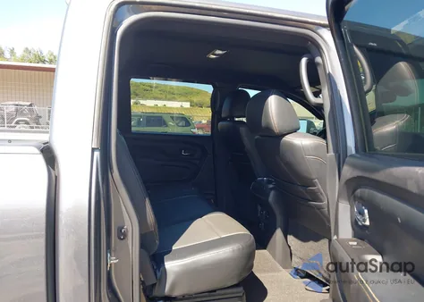 2018 Nissan Titan Xd Sl Diesel из США, поврежденный, VIN 1N6BA1F4XJN550152